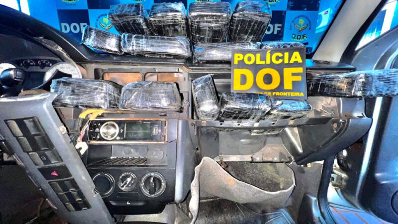 DOF apreende pasta base de cocaína em painel de carro em Dourados