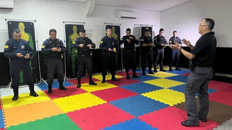 Equipe da Guarda Municipal recebe treinamento para utilizar novos tasers