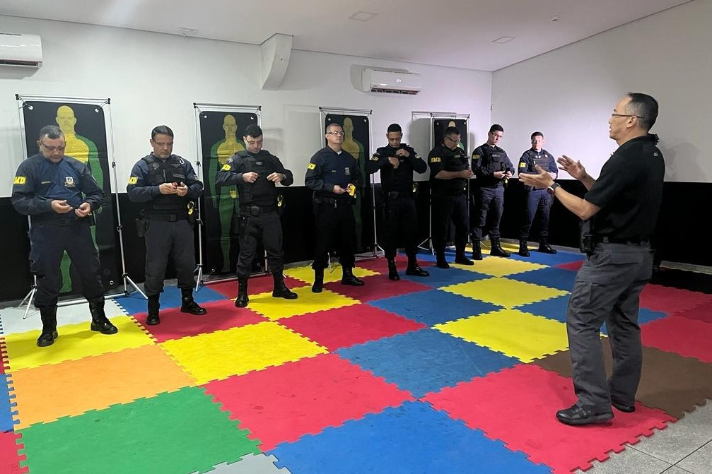 Equipe da Guarda Municipal recebe treinamento para utilizar novos tasers