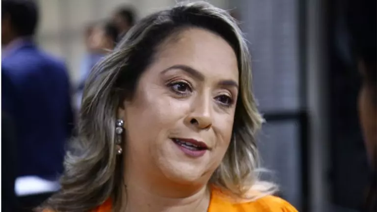 Deputada Lia Nogueira é denunciada em suposto caso de ameaça contra chefe de gabinete