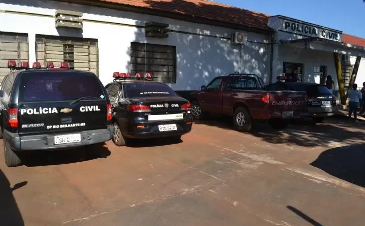 Homem é sequestrado e torturado por ‘amigos’ e ainda obrigado a beber gasolina