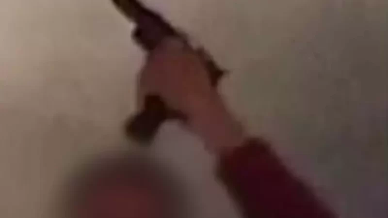 Jovem faz live com arma e acaba preso com granada de uso militar