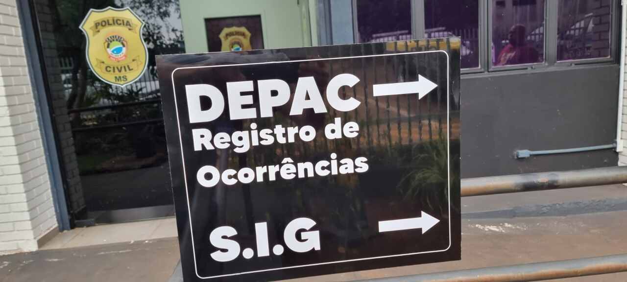 Usuário de drogas acaba ferido após quebrar telhado de casa invadida e cair