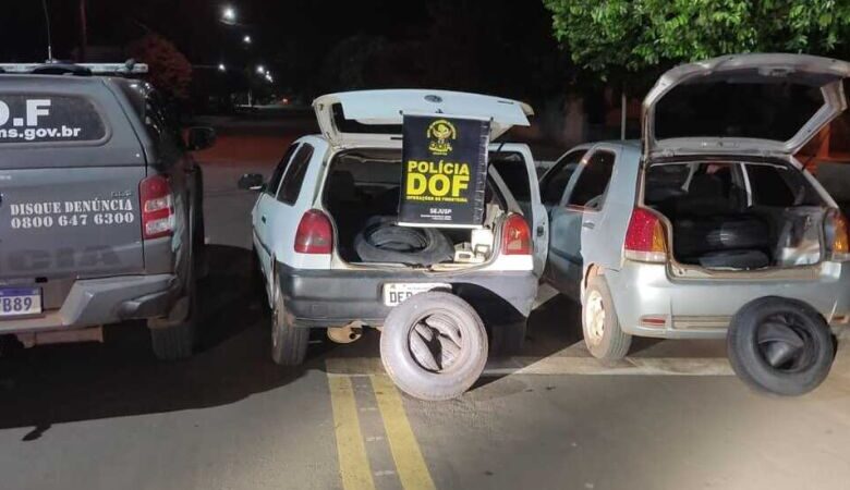 Polícia flagra dupla, que tenta fugir com carros recheados de contrabando