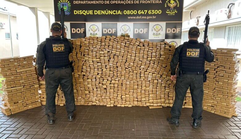 Caminhonete é apreendida em Dourados com 1,4 tonelada de maconha