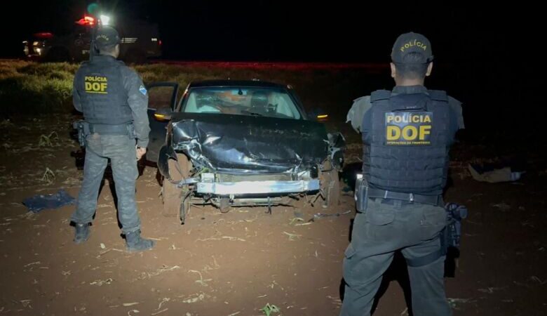 Tentando fugir da polícia, motorista bate em ônibus escolar na MS-386