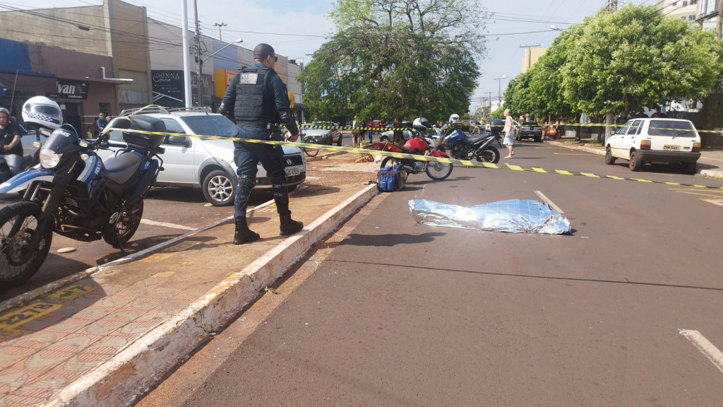 Idoso morre após ser atropelado por moto entregador no centro de Dourados