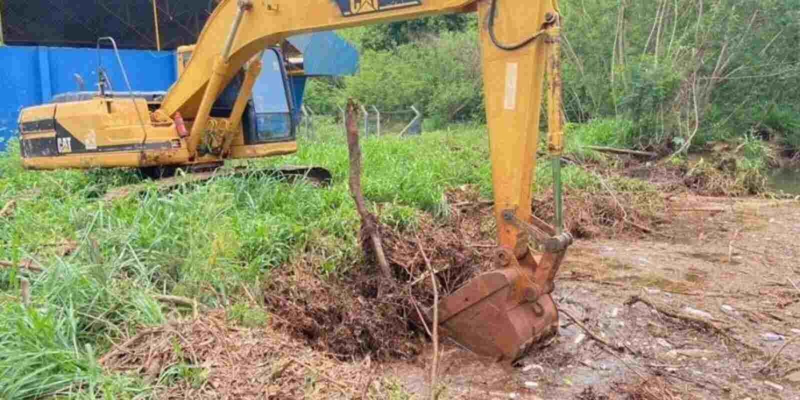 Dourados segue com limpeza do Córrego Rego D’Água na região do Cachoeirinha