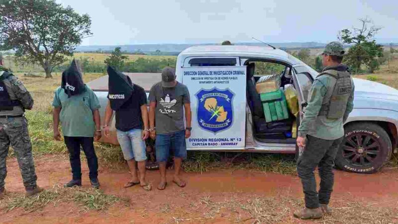 Polícia apreende carros e trio acusado de tráfico na fronteira com o MS