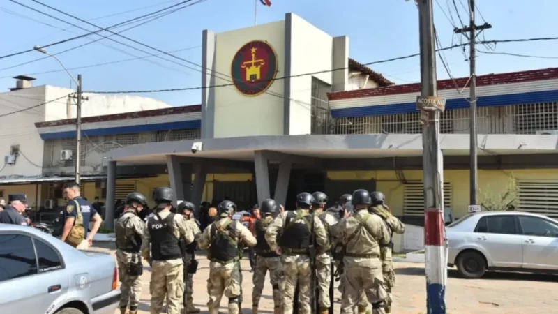 Presos mantêm mais de 50 reféns em presídio do Paraguai