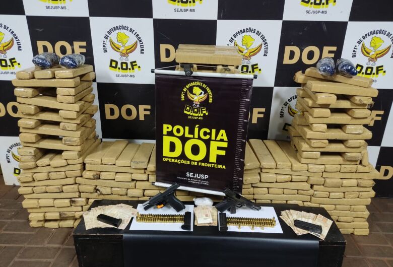 Policial penal é preso com cocaína, maconha e pistolas em Dourados