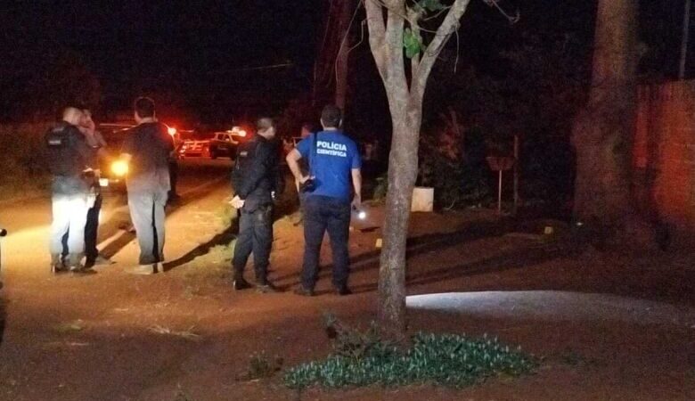 Homem reage à abordagem e morre baleado após confronto com a polícia 