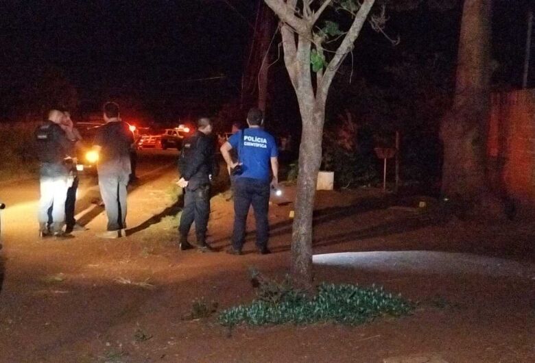 Homem reage à abordagem e morre baleado após confronto com a polícia 