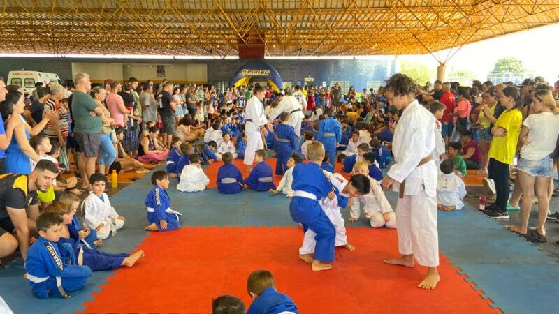 Judocas douradenses participam do 1º Festival Funed de Judô no Jorjão