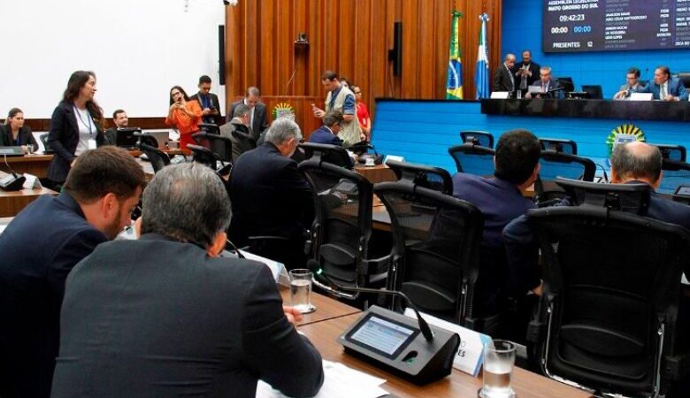 Deputados devem votar cinco projetos nesta quarta na Assembleia