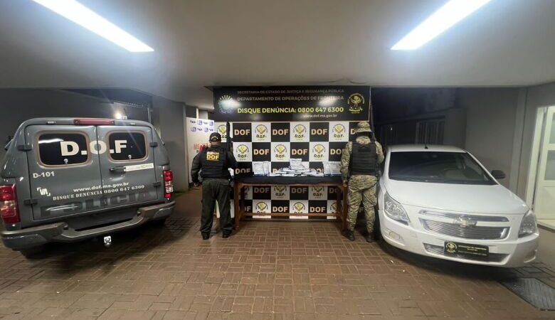 Bloqueio em rodovia termina com foragido preso e agrotóxico contrabandeado apreendido
