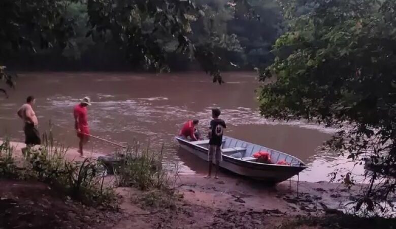 Corpo de pescador que desapareceu em rio é encontrado