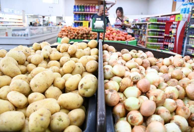 Levantamento aponta queda no preço da cesta básica em Dourados durante outubro