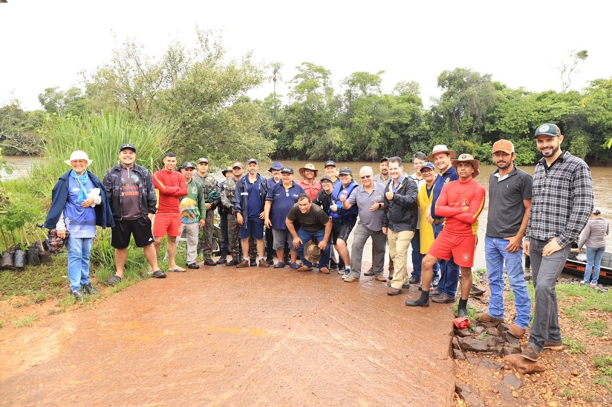 Renato Câmara participa de recuperação ambiental no Rio Dourados com o Clube de Imprensa e Rotary Club Caiuás