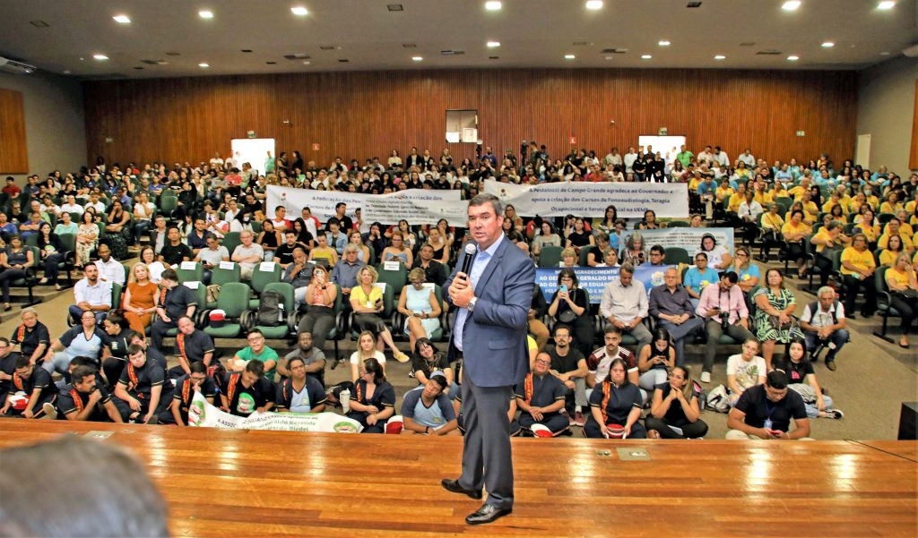 Governador anuncia novos cursos e Centro de Saúde referência para autistas