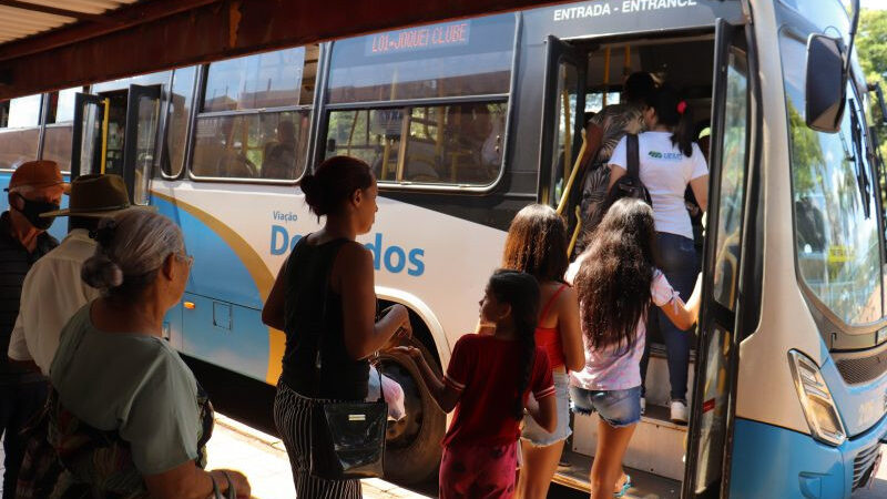 Cadastro para alunos que utilizam transporte público segue até fevereiro