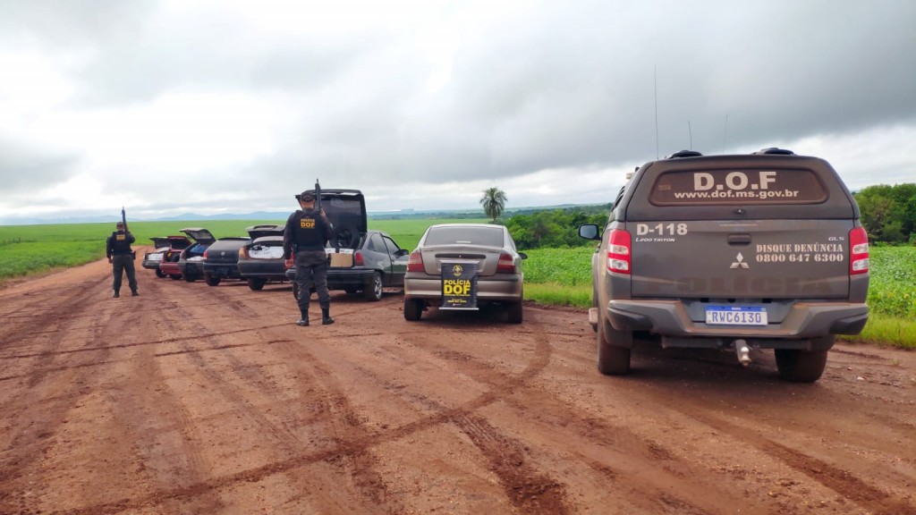 DOF apreende veículos carregados com R$ 209 mil em mercadorias contrabandeadas