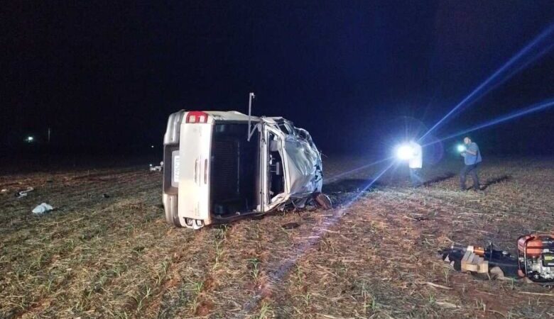 Caminhonete envolvida em acidente fatal parou mais de 100m distante do local de colisão