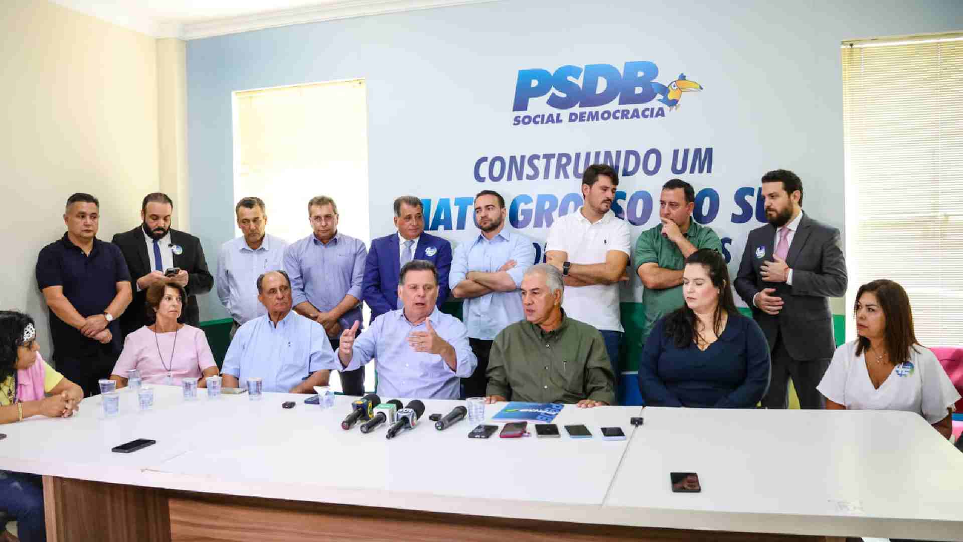 Em reunião com Marconi Perillo, Reinaldo admite que pré-candidato do PSDB é desconhecido em Campo Grande