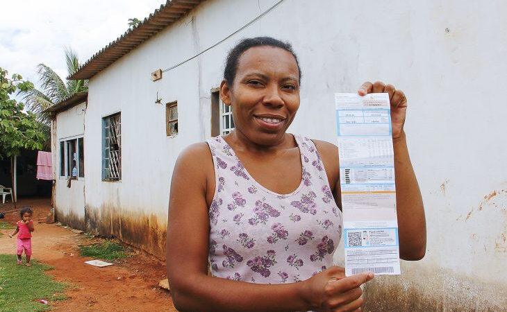 Beneficiários precisam fazer recadastramento em programa Energia Social