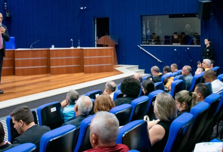 Primeira infância ganha destaque em seminário de vereadores