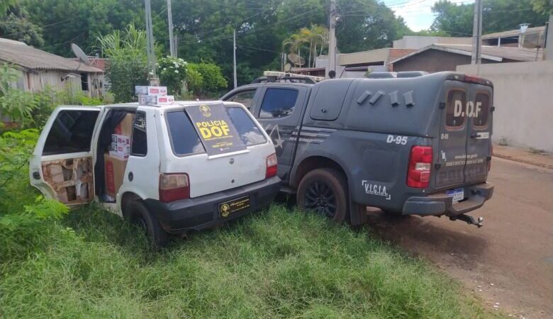 Veículo é abandonado no IV Plano carregado com cigarros, bebidas e relógios contrabandeados