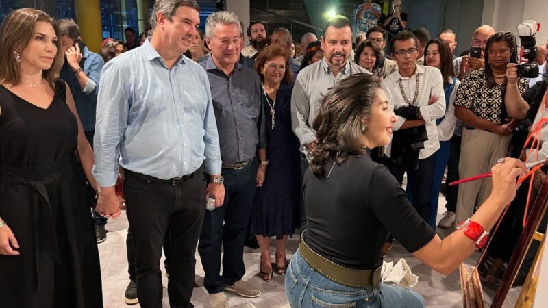 Em noite de arte e cultura, Hashioka representa Assembleia Legislativa na reabertura do Centro Cultural José Octávio Guizzo