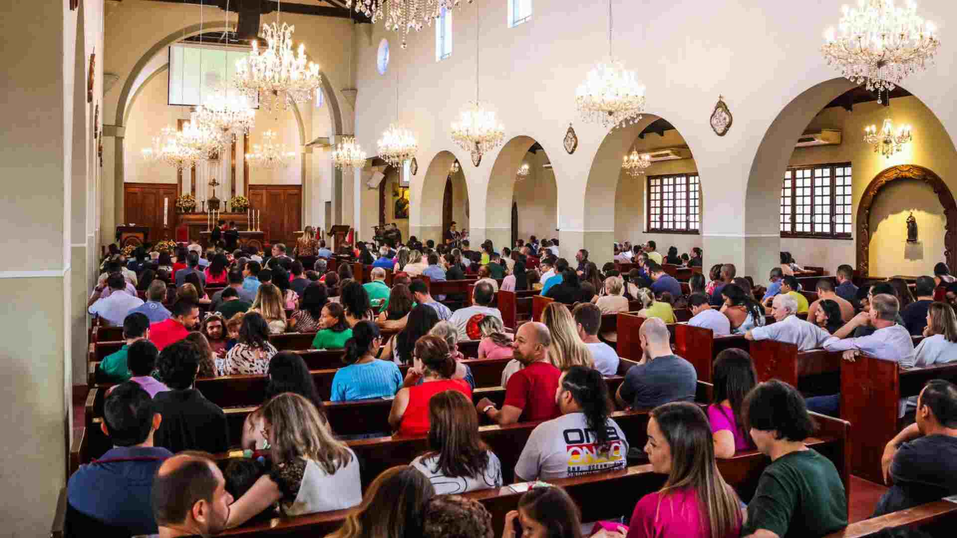 Missa de Páscoa reúne fiéis no Santuário de Nossa Senhora do Perpétuo Socorro: ‘comemorar a vida’