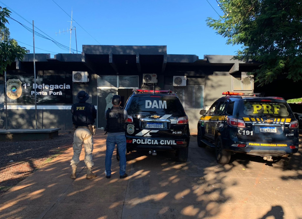 Policial rodoviário federal é preso por violência doméstica