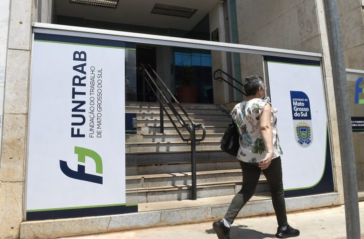 Abril começa com 204 vagas de emprego em Dourados