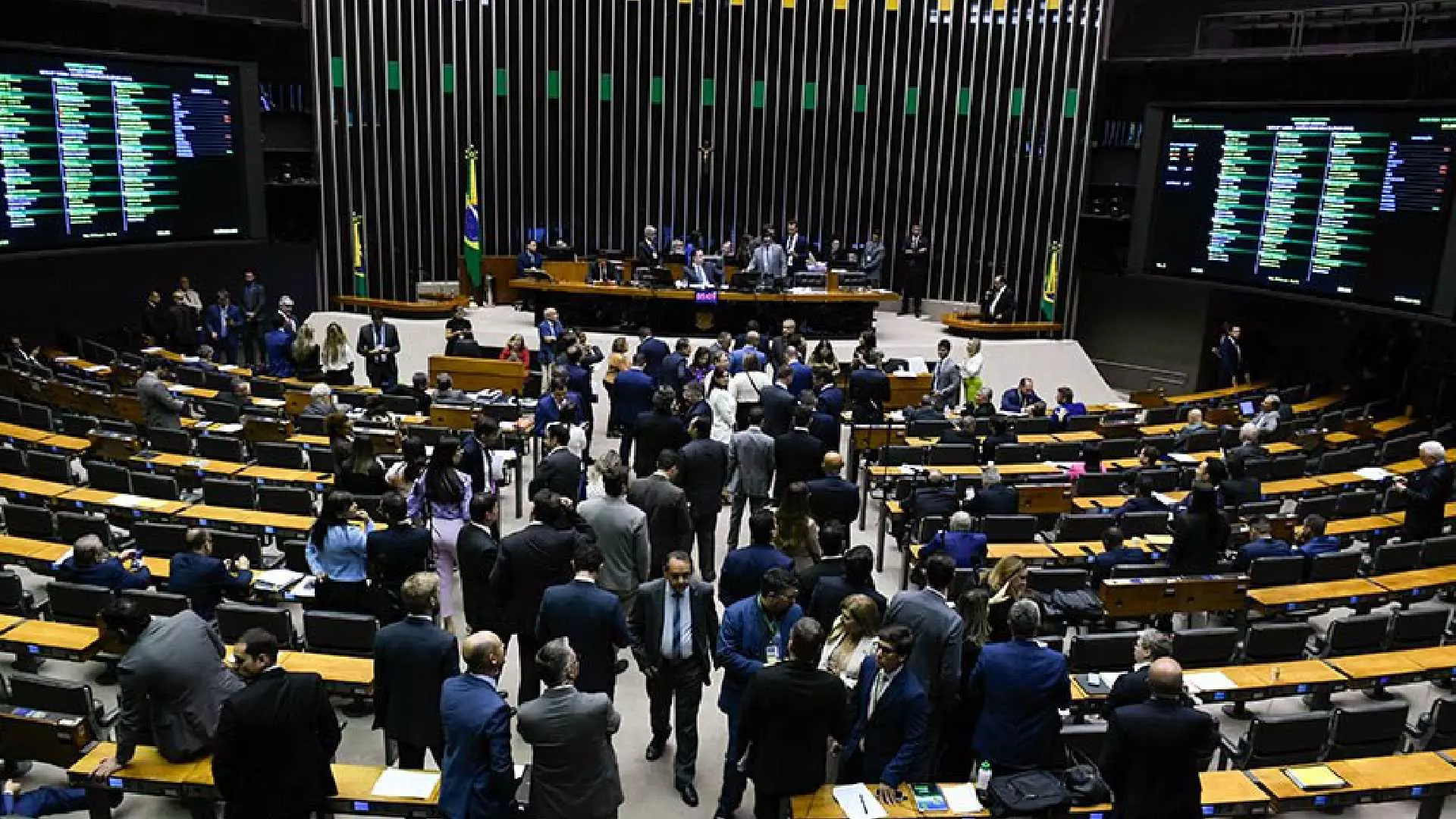 Confira como deputados e senadores de MS votaram em derrota de Lula sobre ‘saidinha’ de presos