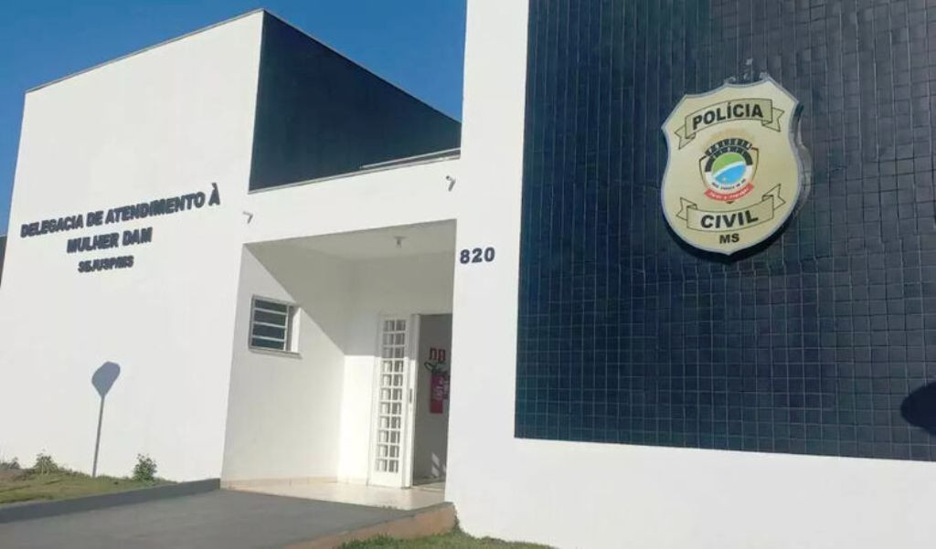 Moradora de distrito acusa dois PMs de estupro