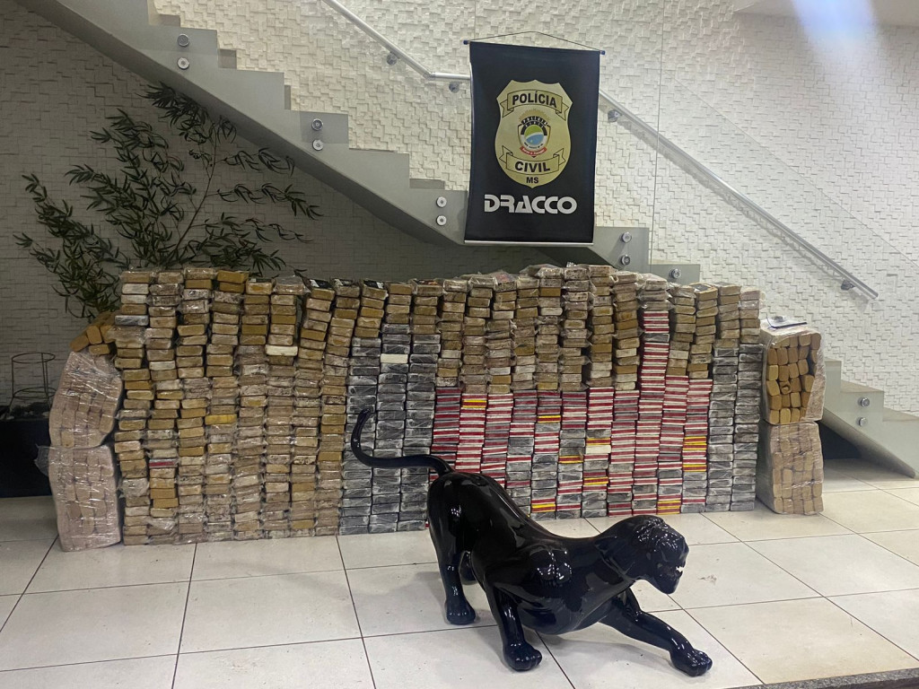 Homem e mulher são presos com quase 700 quilos de cocaína avaliados em R$ 35 milhões