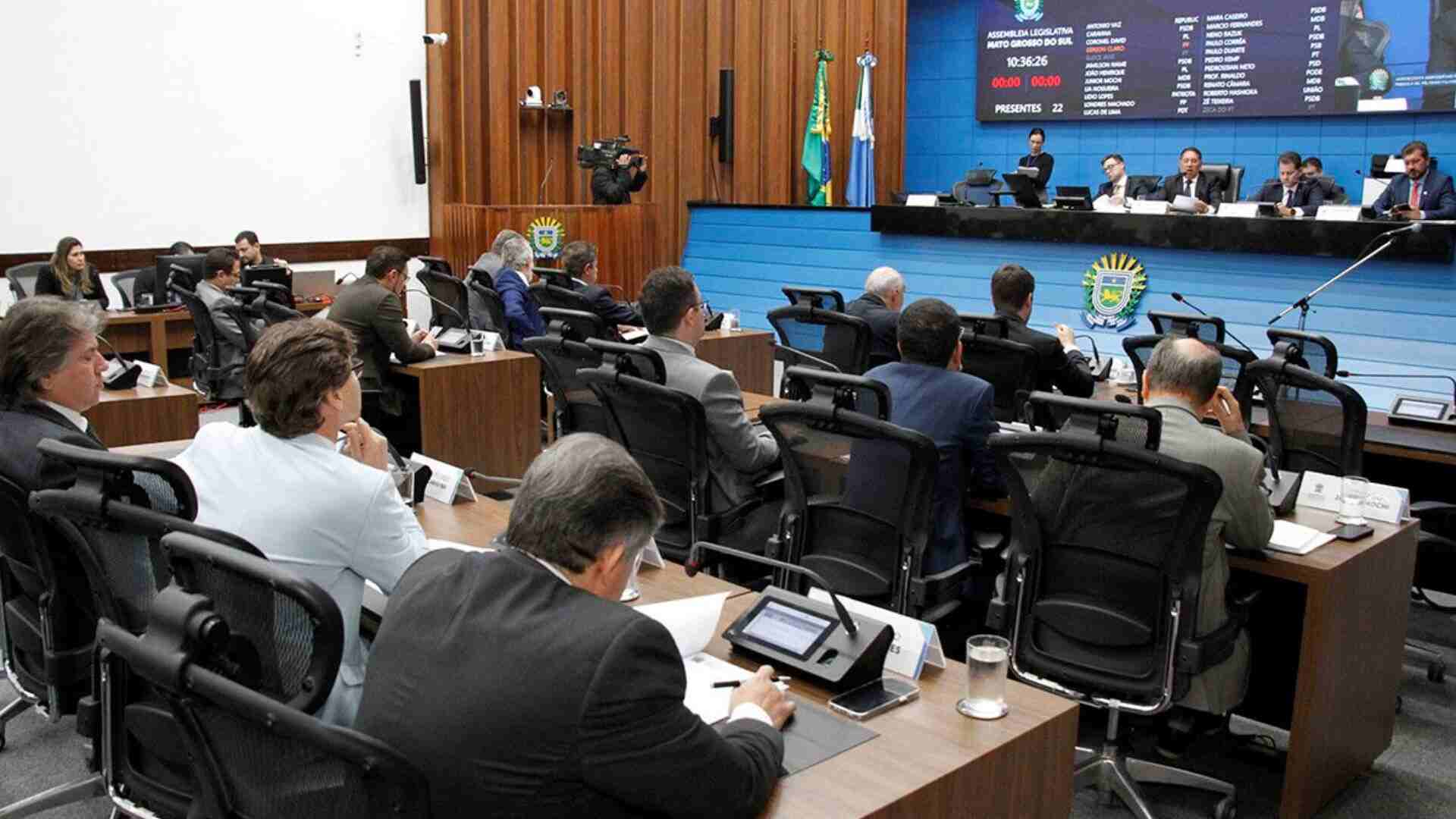 Crédito imobiliário, ICMS e bombeiros: Governo protocola oito projetos na Alems