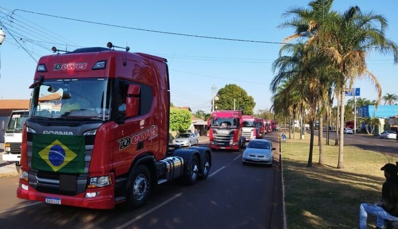 Tradição entre os caminhoneiros, carreata de São Cristóvão acontece no domingo