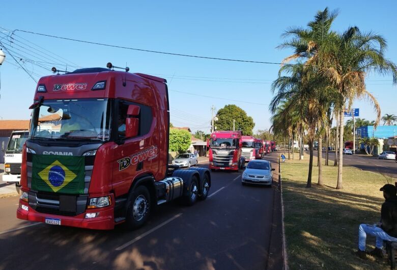 Tradição entre os caminhoneiros, carreata de São Cristóvão acontece no domingo