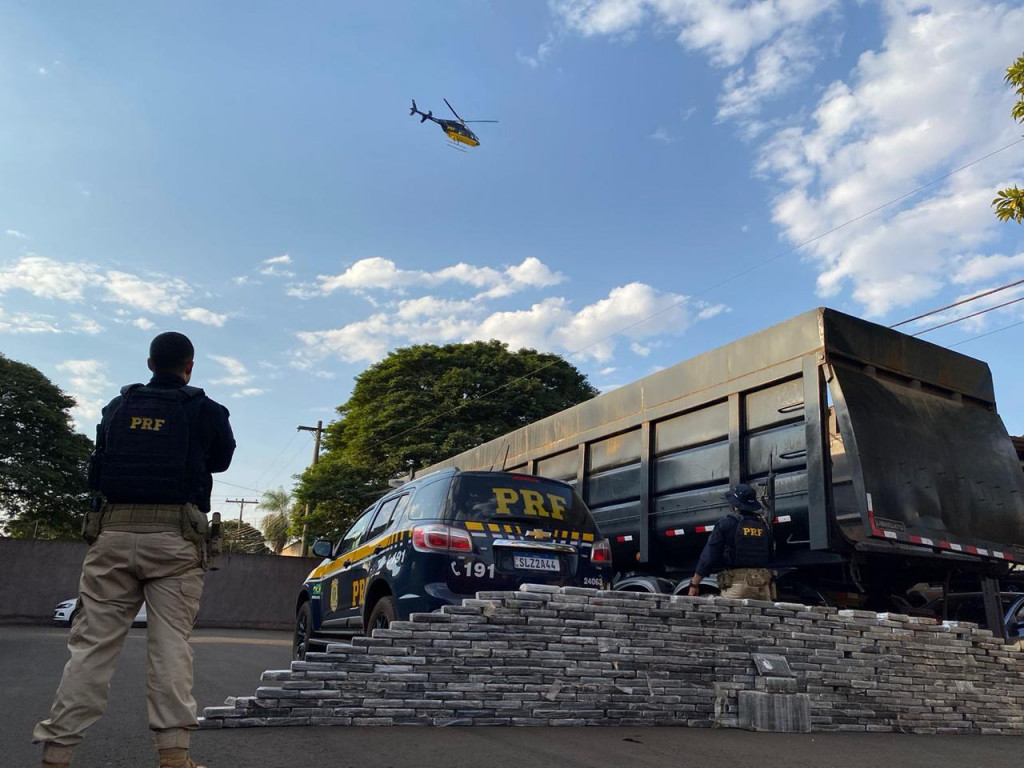 Carreta apreendida pela PRF transportava quase meia tonelada de cocaína em Dourados