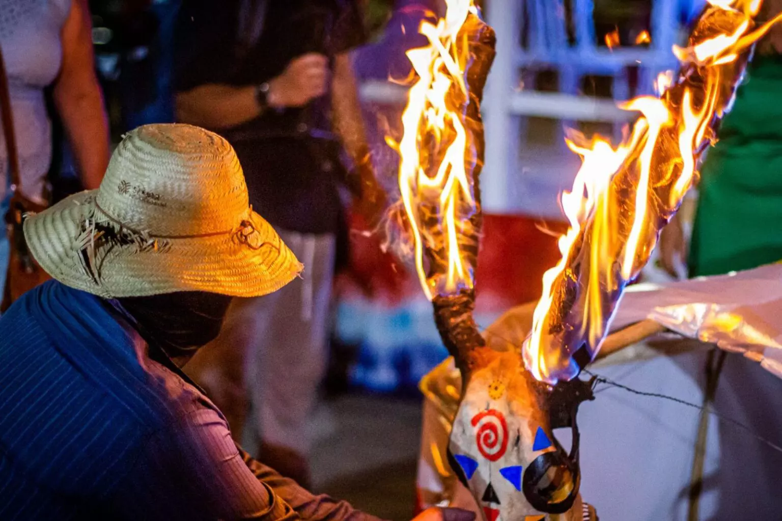 Tradição que une Brasil e Paraguai, festa popular do Toro Candil é tema de documentário em MS