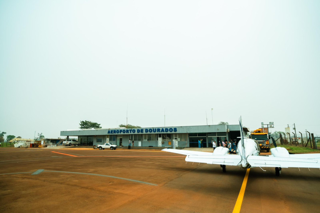 Após mais de 3 anos fechada para obras, pista do aeroporto de Dourados é liberada