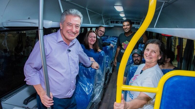 Hashioka entrega ônibus de R$ 500 mil para Apae de Nova Andradina