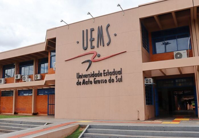 UEMS lança edital de vestibular com 2.637 vagas em 68 cursos