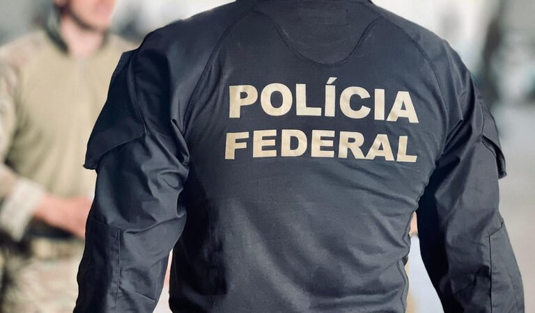 Polícia Federal apreende 25 quilos de skunk em veículo na BR-262