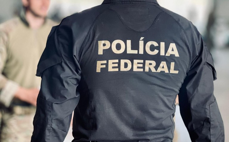 Polícia Federal apreende 25 quilos de skunk em veículo na BR-262