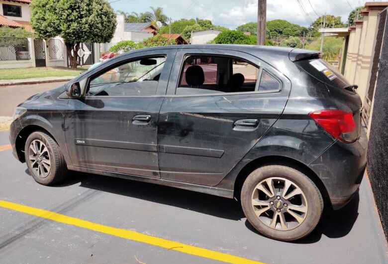 Carro furtado no feriado é recuperado pela polícia no mesmo bairro do crime