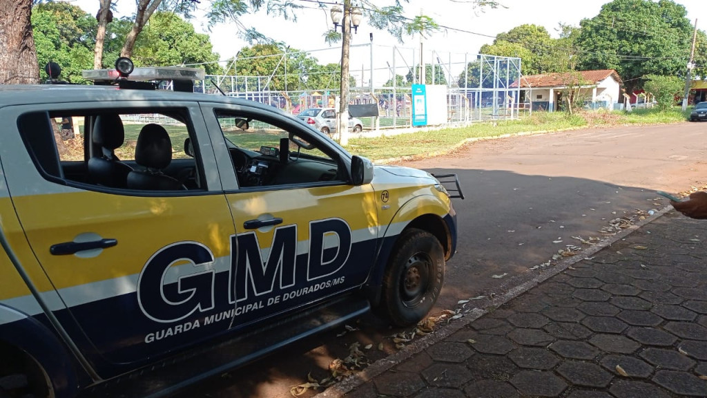 Homens são flagrados fazendo sexo em parque em Dourados